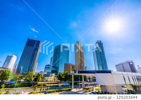 日本の横浜都市景観 桜木町駅や横浜市役所などのビル群…新時代に希望の光=13日 日本の横浜都市景観 桜木町駅や横浜市役所などのビル群…新時代に希望の光=13日 120203844