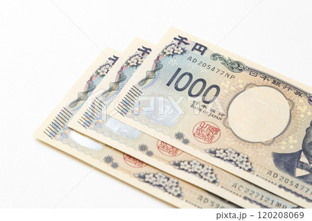 白背景に3000円 120208069