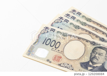 白背景に4000円 120208084