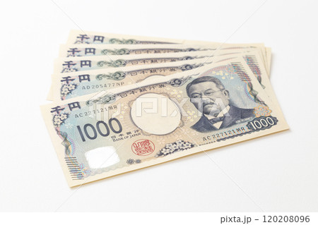 白背景に5000円 120208096