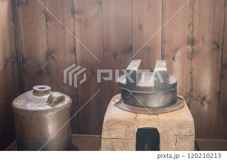 かまど【旧山辺学校校舎】 120210213