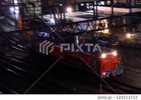 夜の高崎機関区(ぐんま車両センター)で入替作業をするDD51-895号機_2024/11/9撮影 夜の高崎機関区(ぐんま車両センター)で入替作業をするDD51-895号機_2024/11/9撮影 120211532
