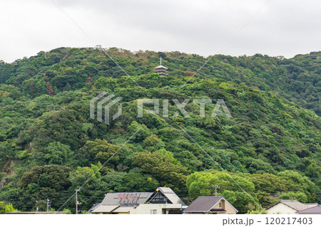 香貫山展望台と香陵台の戦没者慰霊塔　静岡県沼津市上香貫 120217403