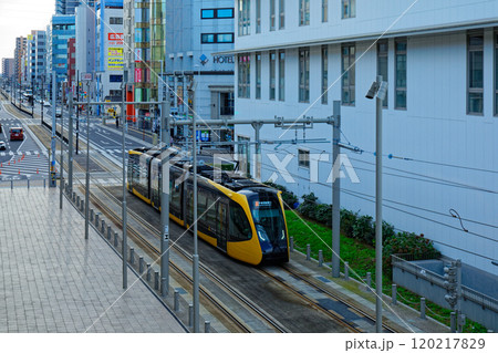 芳賀・宇都宮LRT ライトライン 宇都宮駅東口近く 鬼怒通り 芳賀・宇都宮LRT ライトライン 宇都宮駅東口近く 鬼怒通り 120217829