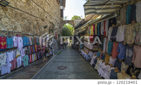 Walk through the tourist market with wide range of sunglasses, magnets, arabian lamps and other souvenirs timelapse hyperlapse in Antalya. 120218401
