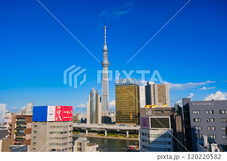 東京都 浅草の街並みと東京スカイツリー 120220582