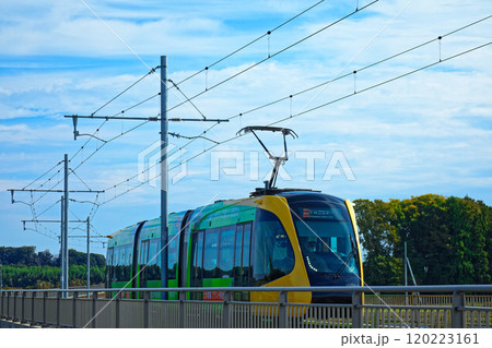芳賀・宇都宮LRT ライトラインと田園風景 芳賀・宇都宮LRT ライトラインと田園風景 120223161