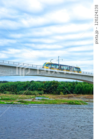 宇都宮ライトレール　鬼怒川橋梁とライトライン　芳賀・宇都宮LRT 120224238