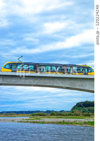 宇都宮ライトレール　鬼怒川橋梁とライトライン　芳賀・宇都宮LRT 120224240