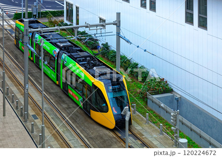 芳賀・宇都宮LRT　ライトライン　宇都宮駅東口近く　鬼怒通り 120224672