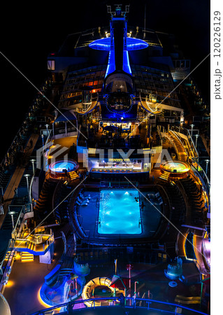 長崎港客船出港(Spectrum of the Seas)女神大橋から夜景ライトアップ【長崎市】 長崎港客船出港(Spectrum of the Seas)女神大橋から夜景ライトアップ【長崎市】 120226129