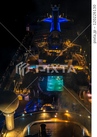 長崎港客船出港(Spectrum of the Seas)女神大橋から夜景ライトアップ【長崎市】 長崎港客船出港(Spectrum of the Seas)女神大橋から夜景ライトアップ【長崎市】 120226130