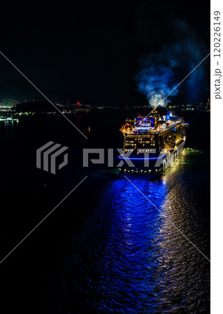 長崎港客船出港(Spectrum of the Seas)女神大橋から夜景ライトアップ【長崎市】 長崎港客船出港(Spectrum of the Seas)女神大橋から夜景ライトアップ【長崎市】 120226149
