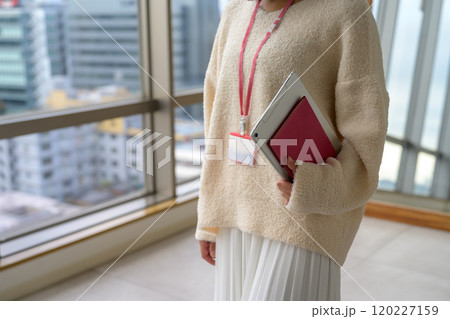 女性ポートレート 120227159