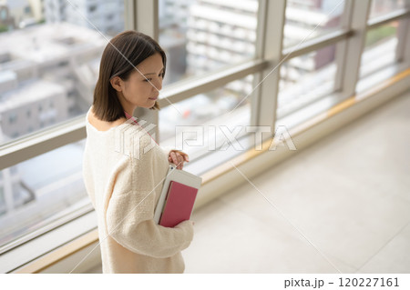 女性ポートレート 120227161