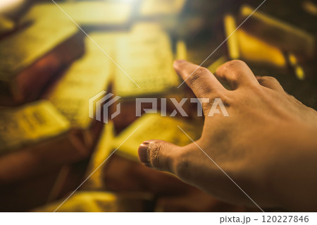 金と男性 金と男性 120227846