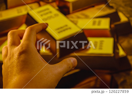 金と男性 120227859