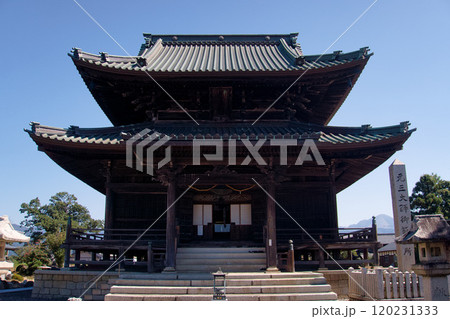 快晴の空と大伽藍　【元三大師】 120231333