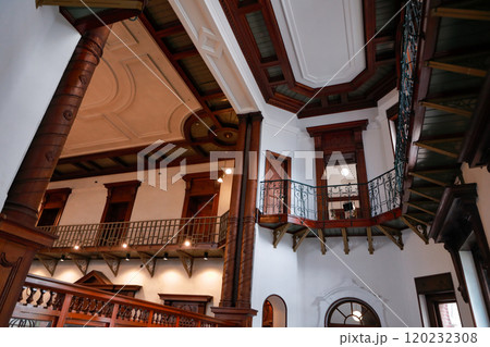 岩手銀行赤レンガ館 旧盛岡銀行本店館内 岩手銀行赤レンガ館 旧盛岡銀行本店館内 120232308