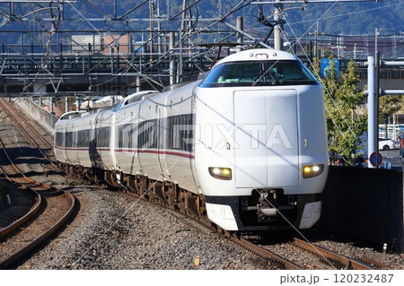 【JR西日本】287系「きのさき・まいづる」(嵯峨野線:花園駅) 【JR西日本】287系「きのさき・まいづる」(嵯峨野線:花園駅) 120232487
