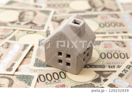 お金と住宅模型 120232839