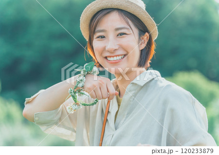 シロツメクサのブレスレット 120233879