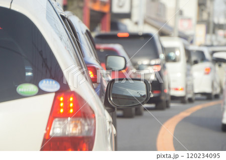 通勤時間　交通渋滞 120234095