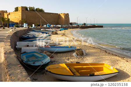 Ancient citadel of Hammamet standing over Mediterranean seashore Ancient citadel of Hammamet standing over Mediterranean seashore 120235138