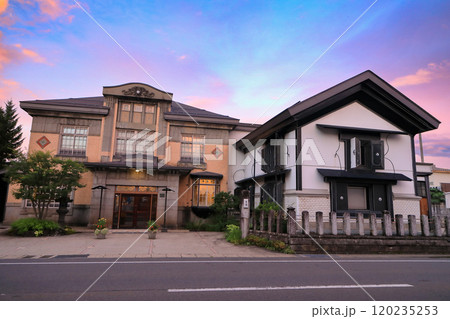 山と川のある町横手市の国登録有形文化財　平源 120235253