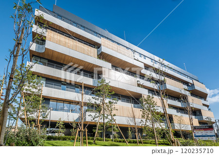 STATION Ai 120235710