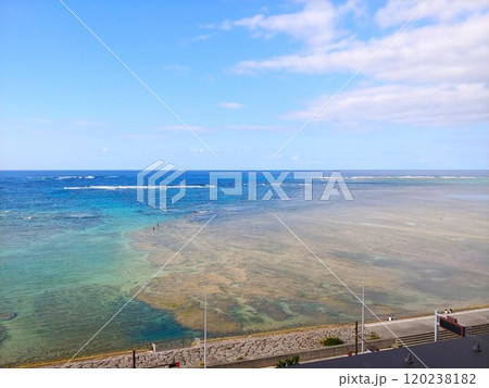 沖縄　浦添西海岸 120238182