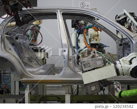 自動車の組み立て工場 自動車の組み立て工場 120238582