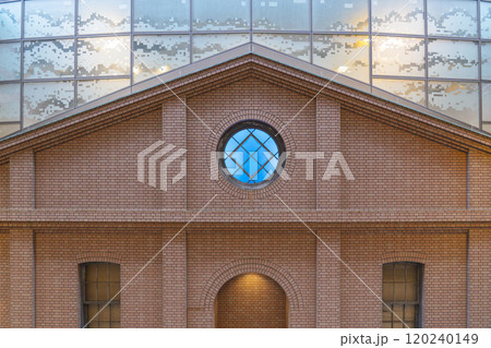 OAP 桜広場の横 チャペル風壁画 OAP 桜広場の横 チャペル風壁画 120240149