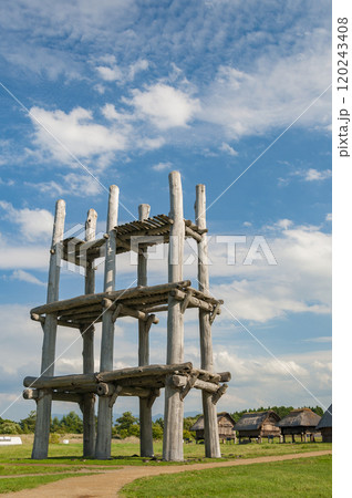 三内丸山遺跡　六本柱 120243408