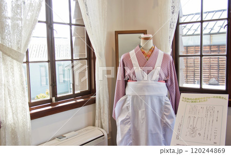 群馬県沼田市登録有形文化財「旧土岐家住宅洋館」2階洋室展示物 群馬県沼田市登録有形文化財「旧土岐家住宅洋館」2階洋室展示物 120244869