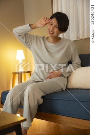 腹痛 腹痛 120246431
