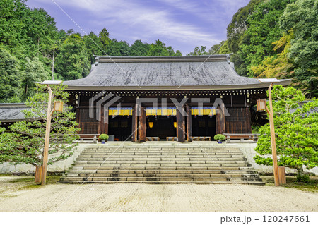 大津　近江神宮　内拝殿　滋賀県大津市 120247661