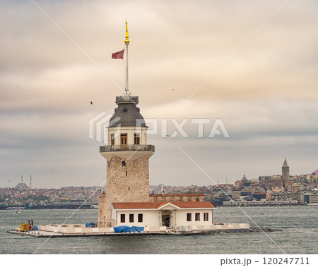 Maiden's Tower or Kiz Kulesi located in a small islet in Bosphorus near the coast of Uskudar district, Istanbul, Turkiye Maiden's Tower or Kiz Kulesi located in a small islet in Bosphorus near the coast of Uskudar district, Istanbul, Turkiye 120247711