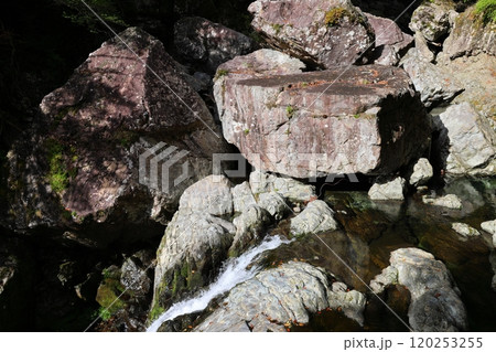 【奈良県天川村】みたらい渓谷ウォーキングコース 120253255