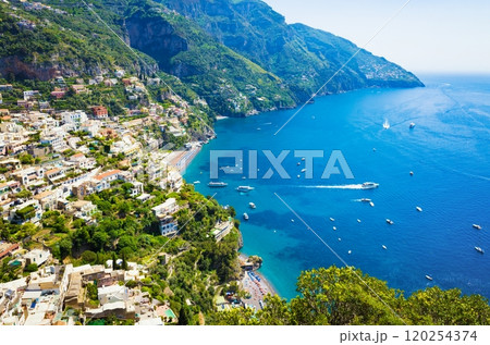 Rocky Amalfy coast near Positano and of Gulf of Salerno. Positano is picturesque town with splendid coastal views in Campania, Ital 120254374