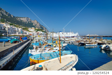 Marina Grande in Capri, Italy 120254524