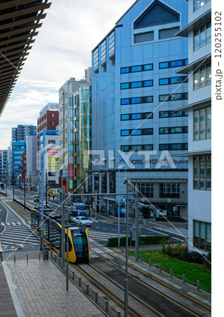 芳賀・宇都宮LRT　ライトライン　東宿郷駅近く　鬼怒通り 120255102