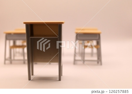 学校の机と椅子 イメージ 学校の机と椅子 イメージ 120257885