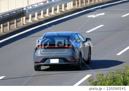 国産ハイブリット車 120260541