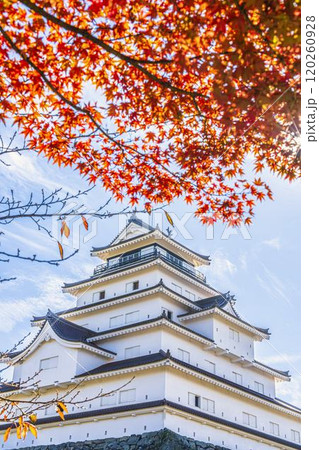 晩秋の鶴ヶ城(会津若松城)ともみじ 福島県会津若松市 晩秋の鶴ヶ城(会津若松城)ともみじ 福島県会津若松市 120260928
