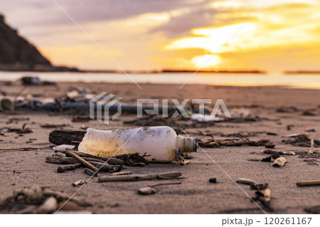 海洋汚染 漂着物 海洋汚染 漂着物 120261167