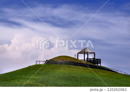 ロマンチック茨城（目の前に海が広がる見晴らしの丘で心の鐘を鳴らす。）鉾田市、鹿島灘海浜公園 120262062
