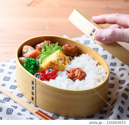 手作りのお弁当 （ 曲げわっぱ ） 120263633