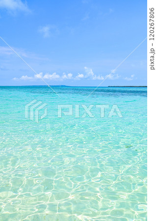 宮古島のとても美しい海の風景 120267806