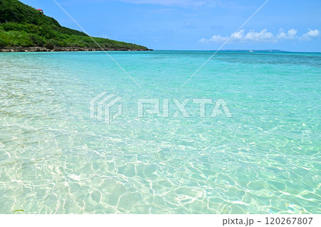宮古島のとても美しい海の風景 宮古島のとても美しい海の風景 120267807